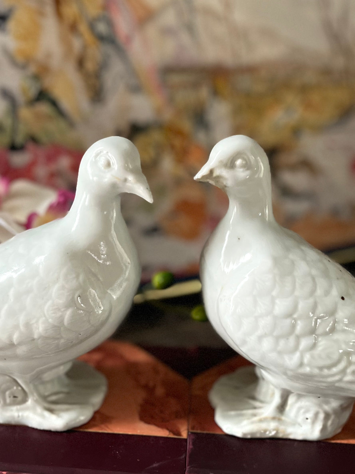 Live 09/29 Historic Estate Pair of Chinese Export White Glazed Porcelain Doves on Rockwork, Late Qing to Republic Period