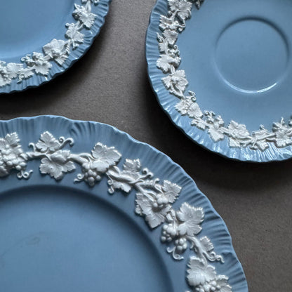 Set of 5 Queensware Wedgwood dining set plates and tea set