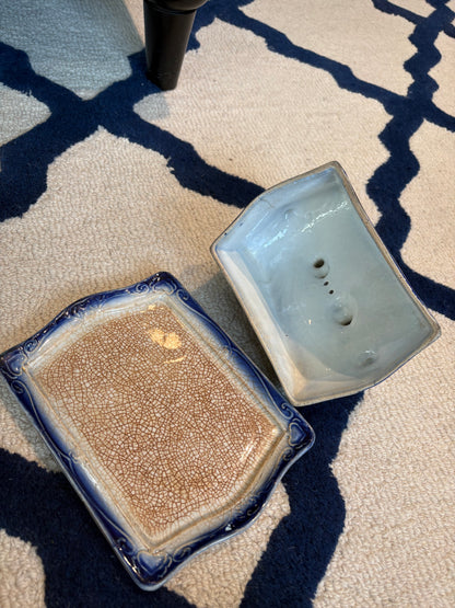 Flow Blue Cheese Dome