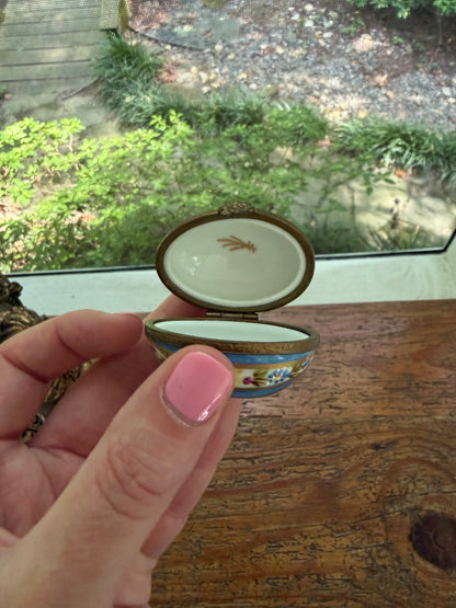 Sweetest Limoges egg trinket box!