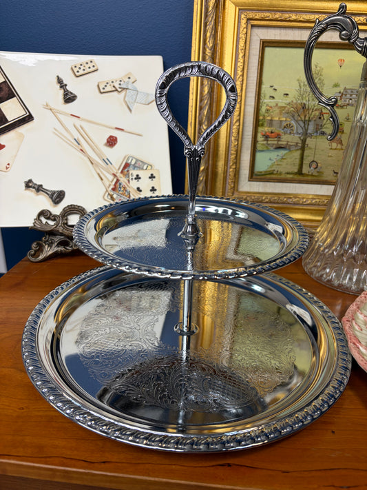 Beautiful Irvinware double serving tray with handle!
