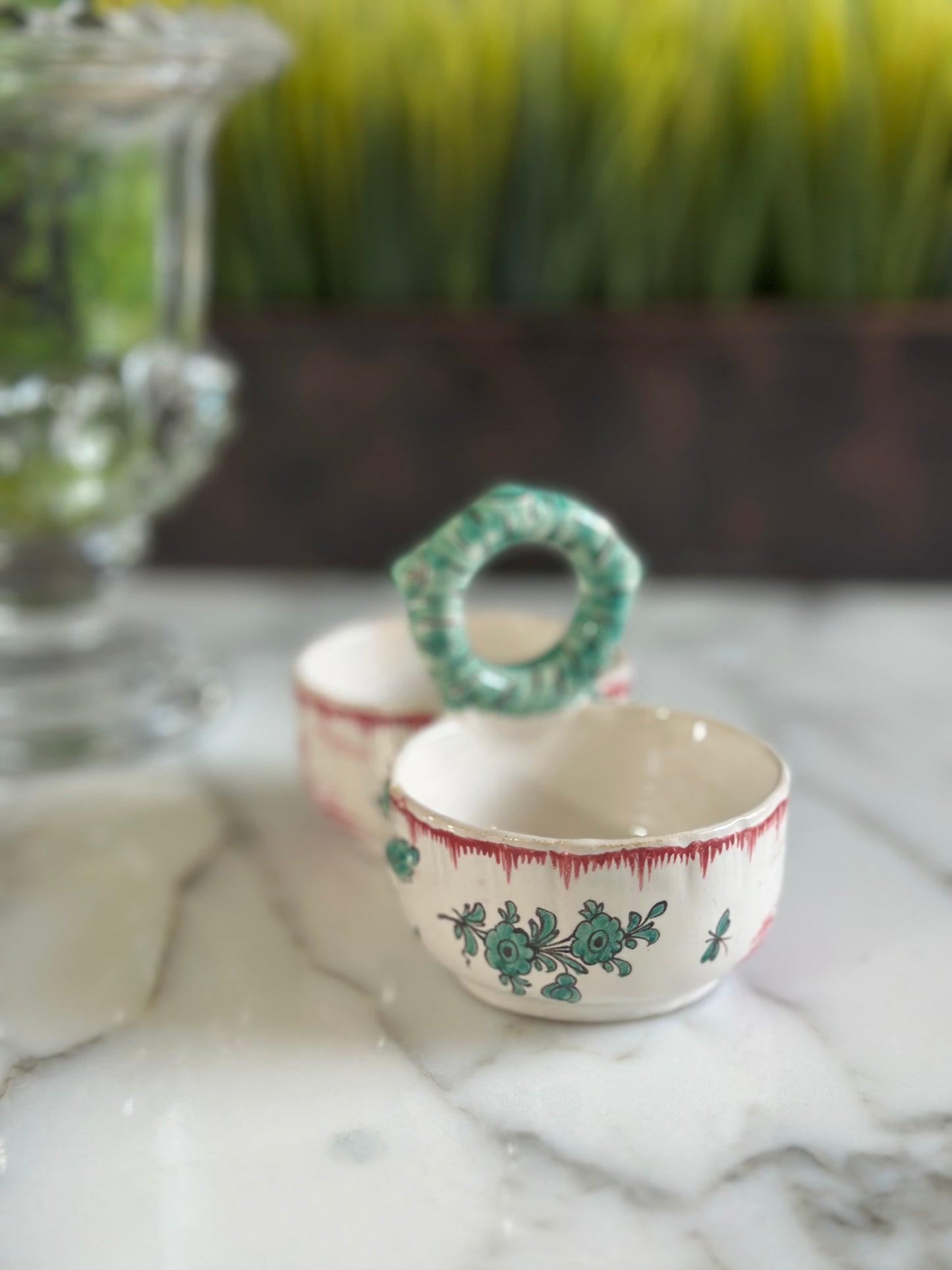 Sceaux ware, tin-glazed earthenware, Pink & Green Salt/Pepper Pot - 1790's