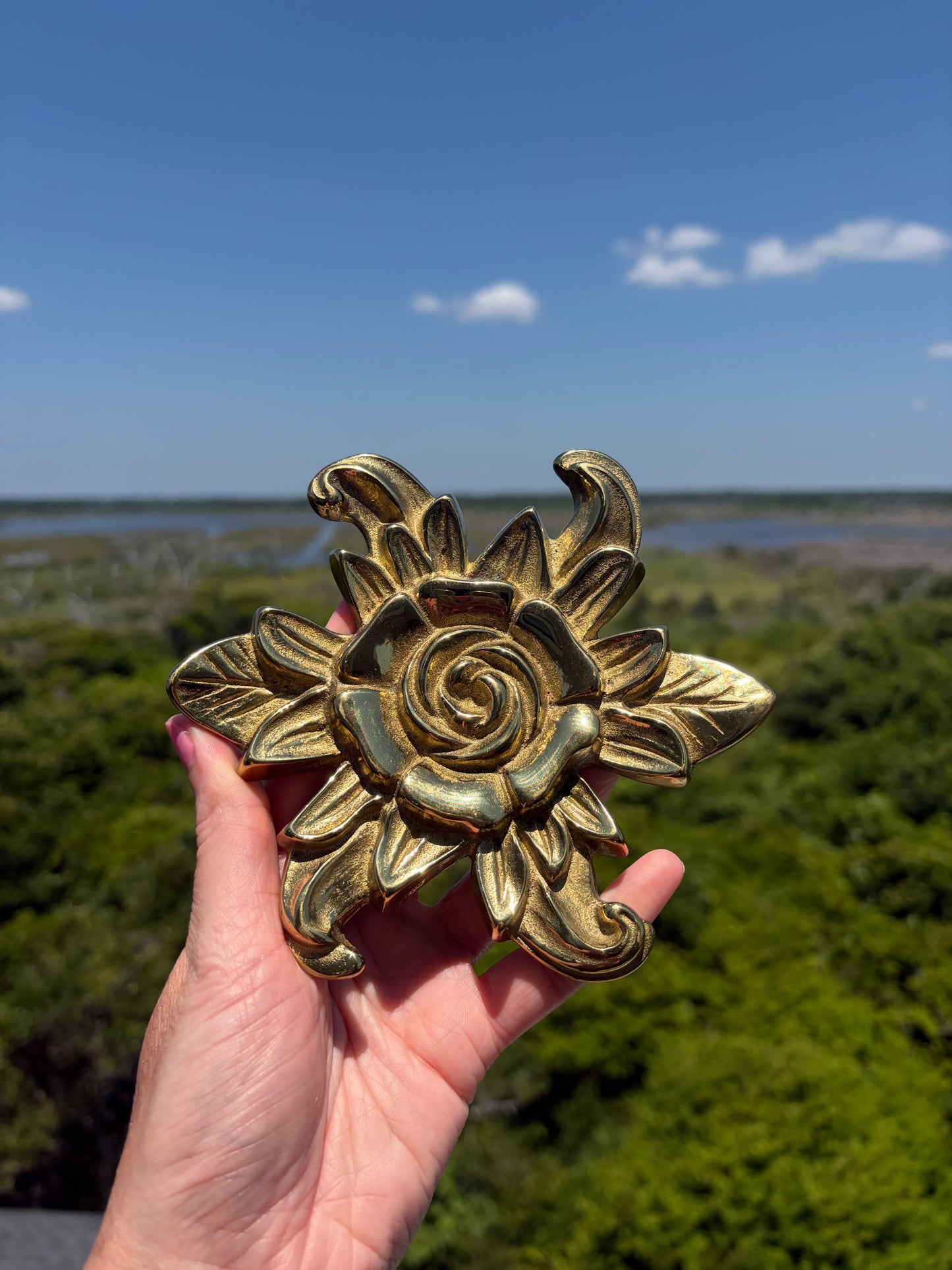 Lovely Virginia Metalcrafters Rose Brass trivet!