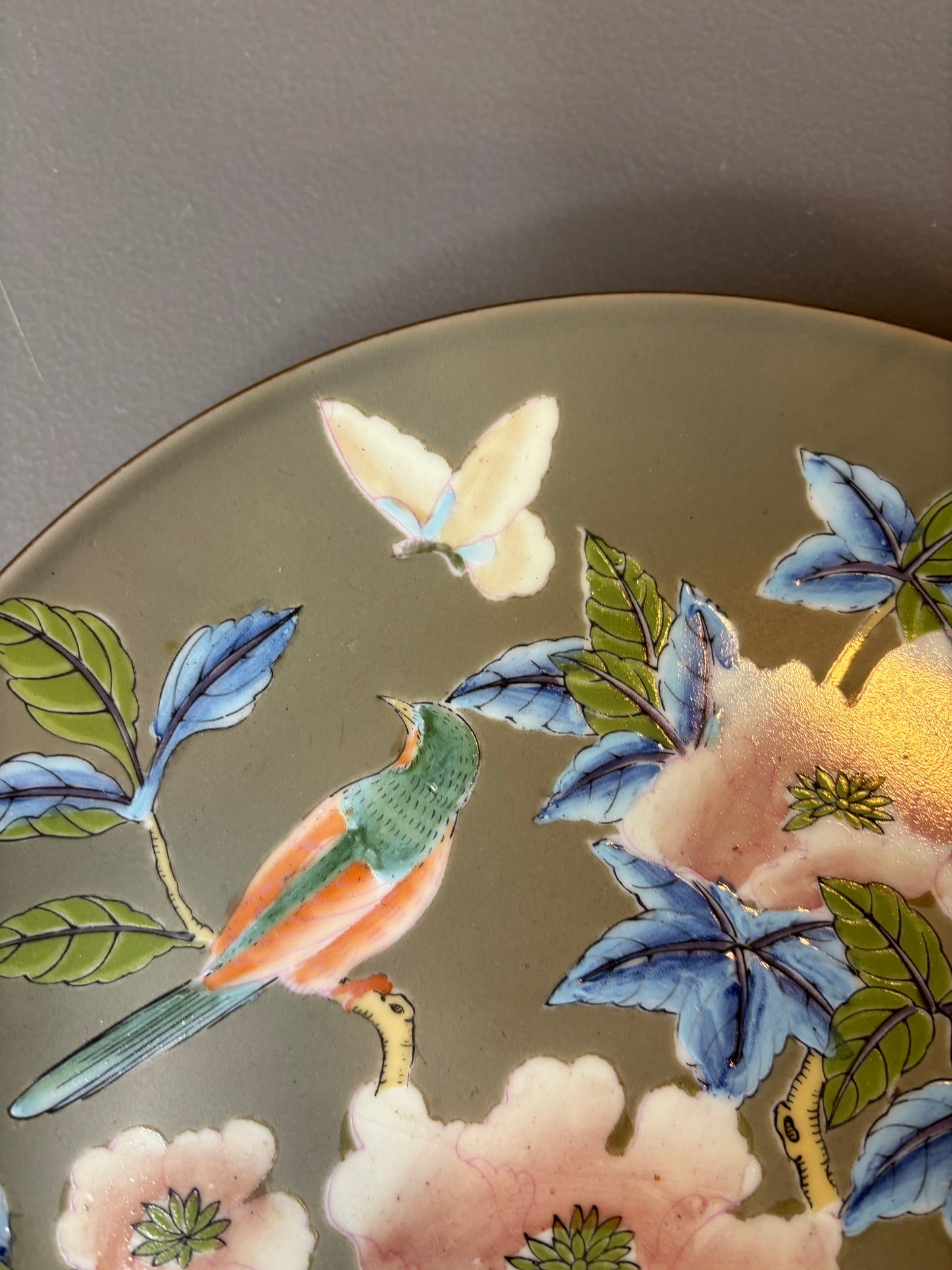 Instant plate wall! Features a botanical bird plate and 3 Wedgwood pieces!