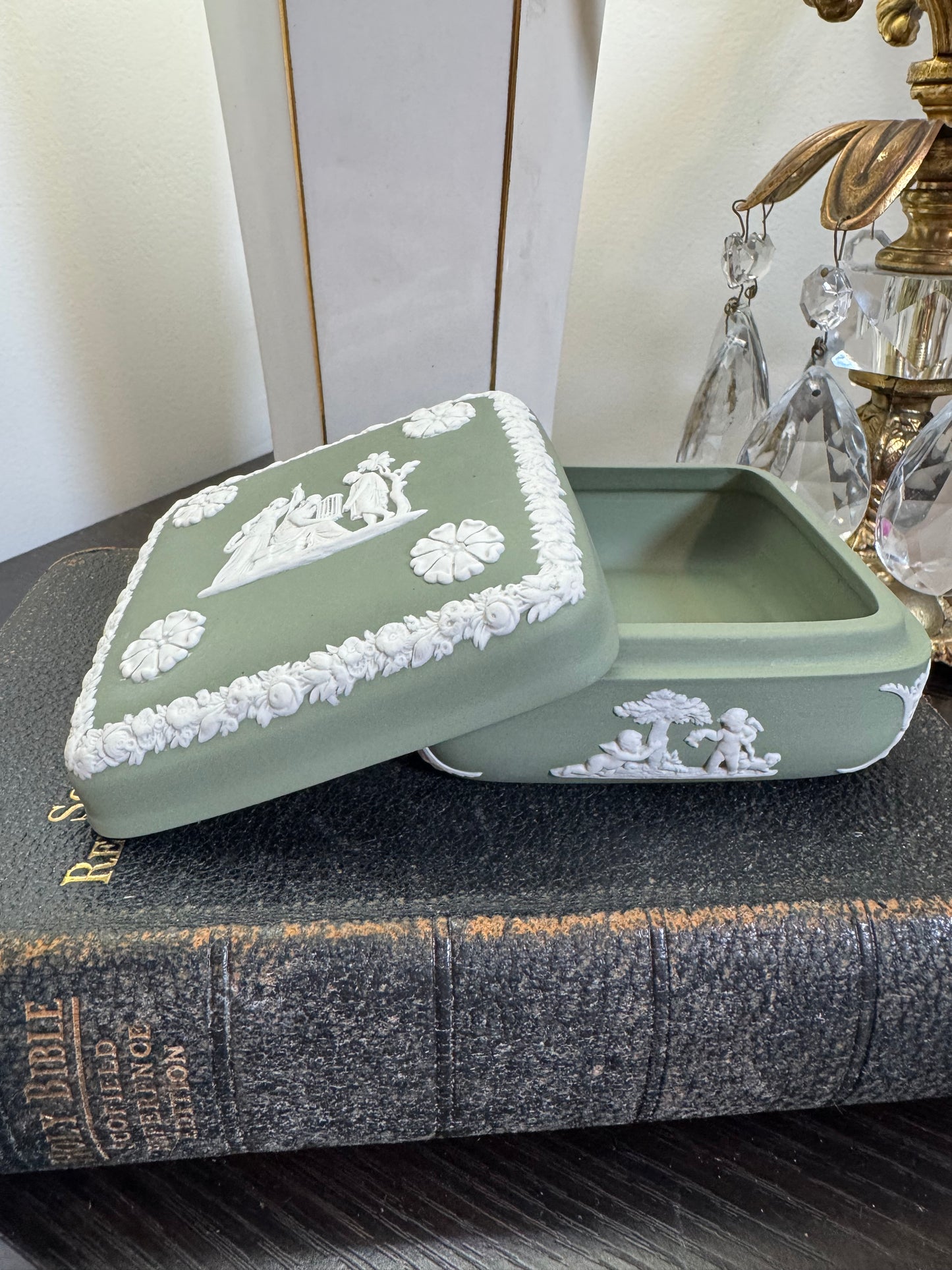 Wedgwood sage green and white square box