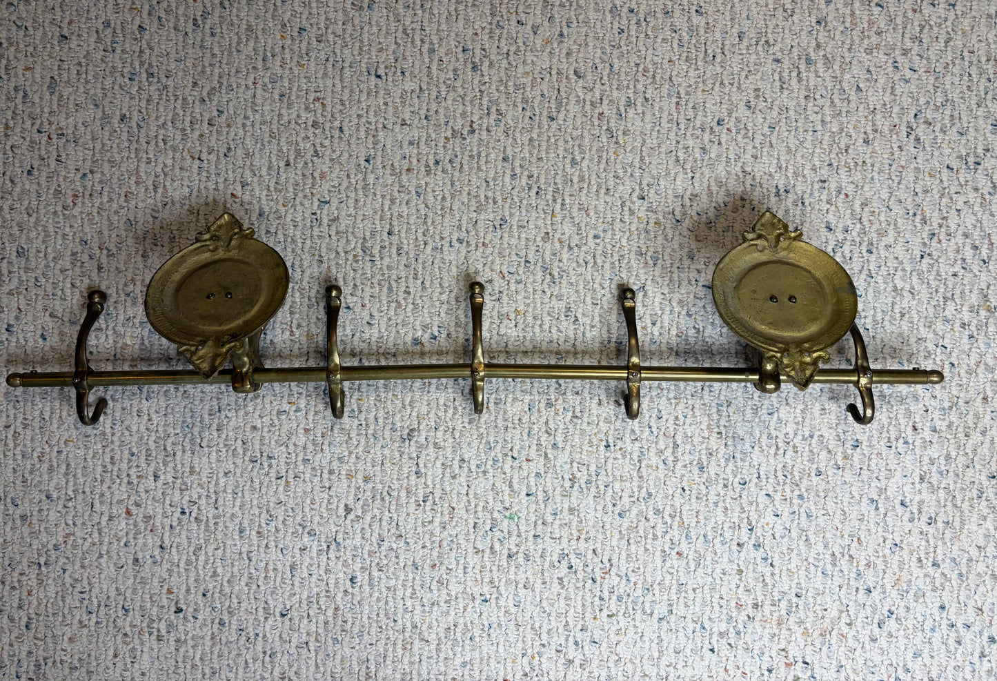 Stunning vintage brass equestrian horse rack with 5 hooks!