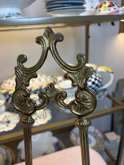 Ornate brass easel with shell motifs!