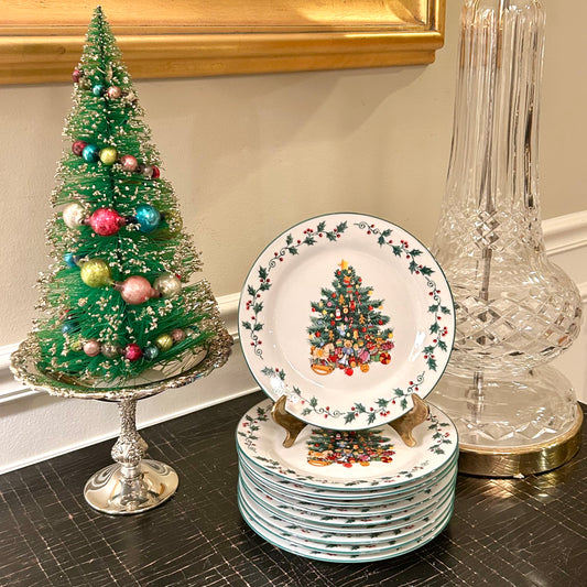 Set of 10 festive Christmas tree salad, appetizer or dessert plates