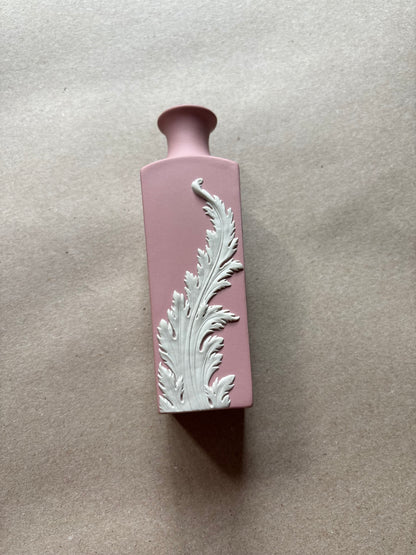 Gorgeous pink bee bud vase Wedgwood