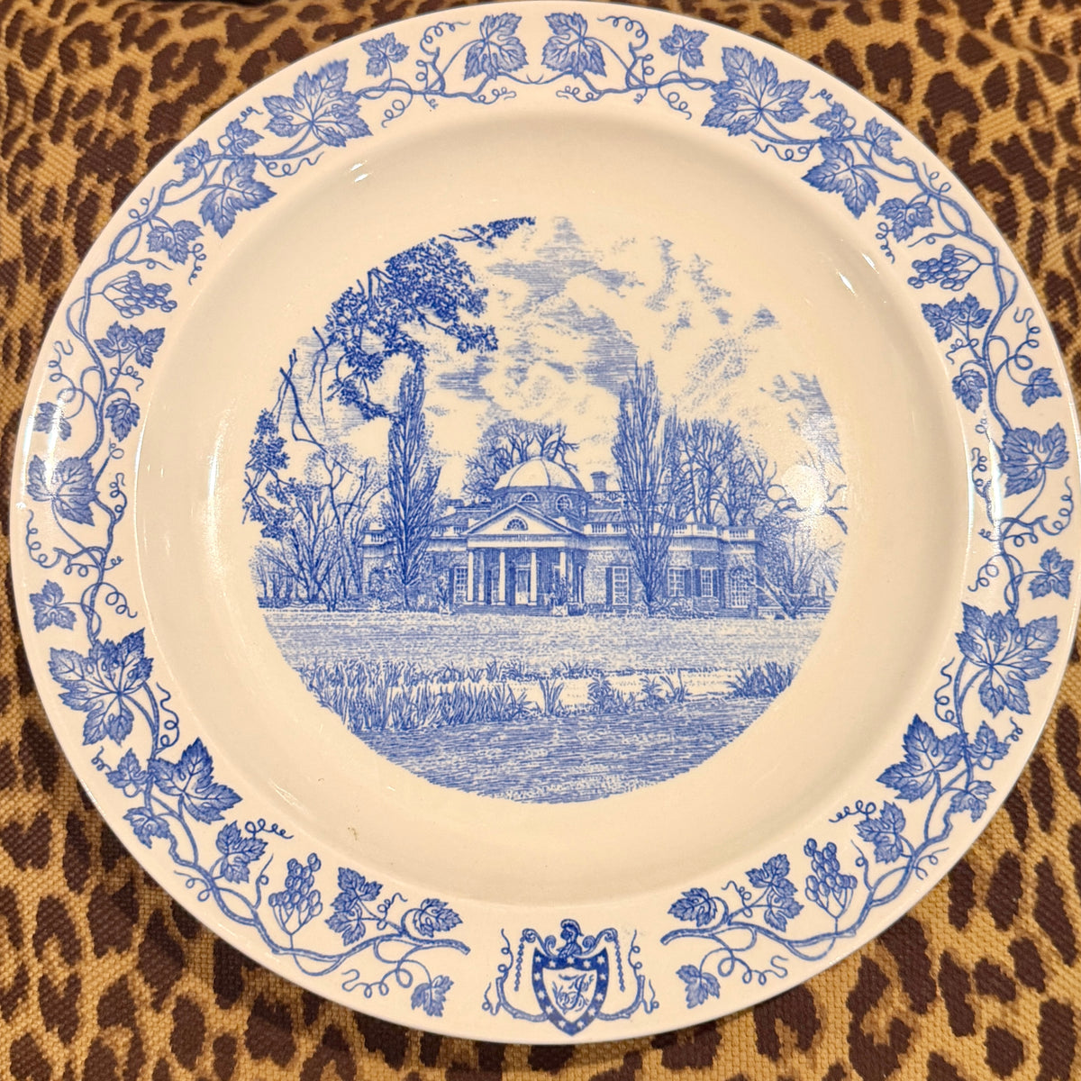 Older Vintage Wedgwood "Monticello"blue and white  Collectors plate 10 d