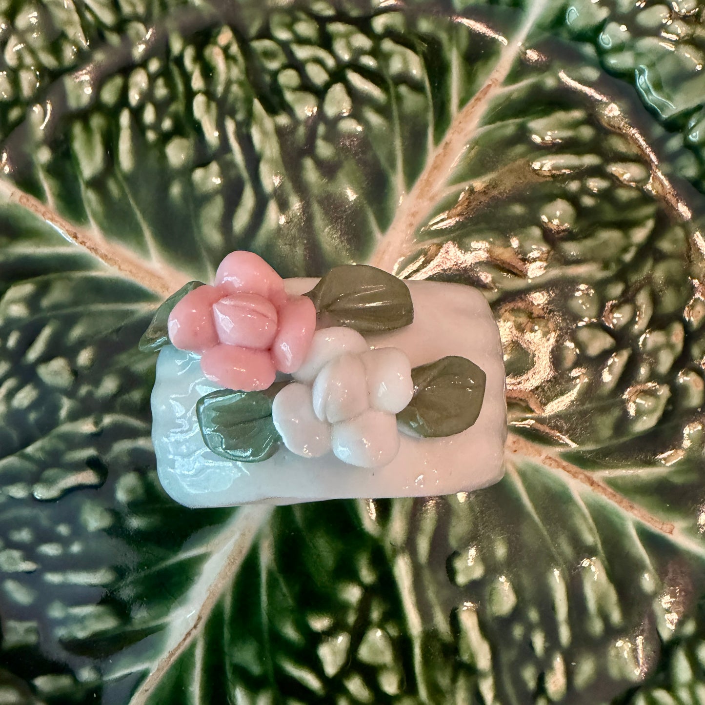 Set of 6 white & pink flower napkin ring holders (2 sets available)