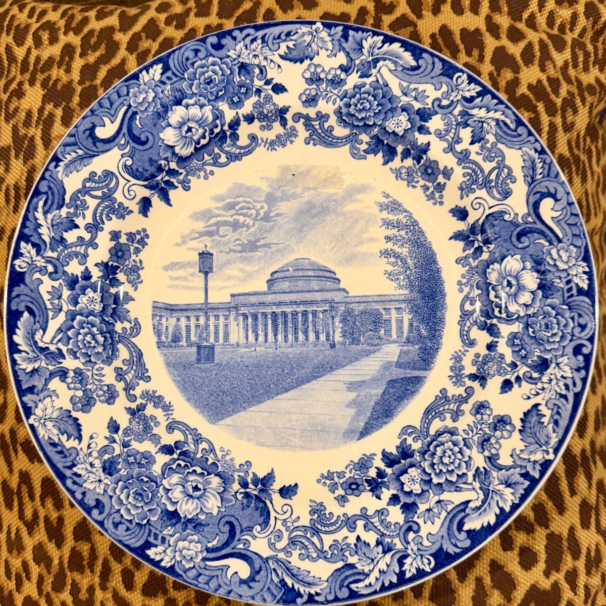 RARE Stunning SET OF 6 WEDGWOOD MIT MASSACHUSETTS INSTITUTE of TECHNOLOGY BLUE 10.5d  PLATES