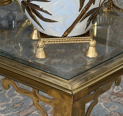 Chic gold Tassel vase Stand, 5 x 5