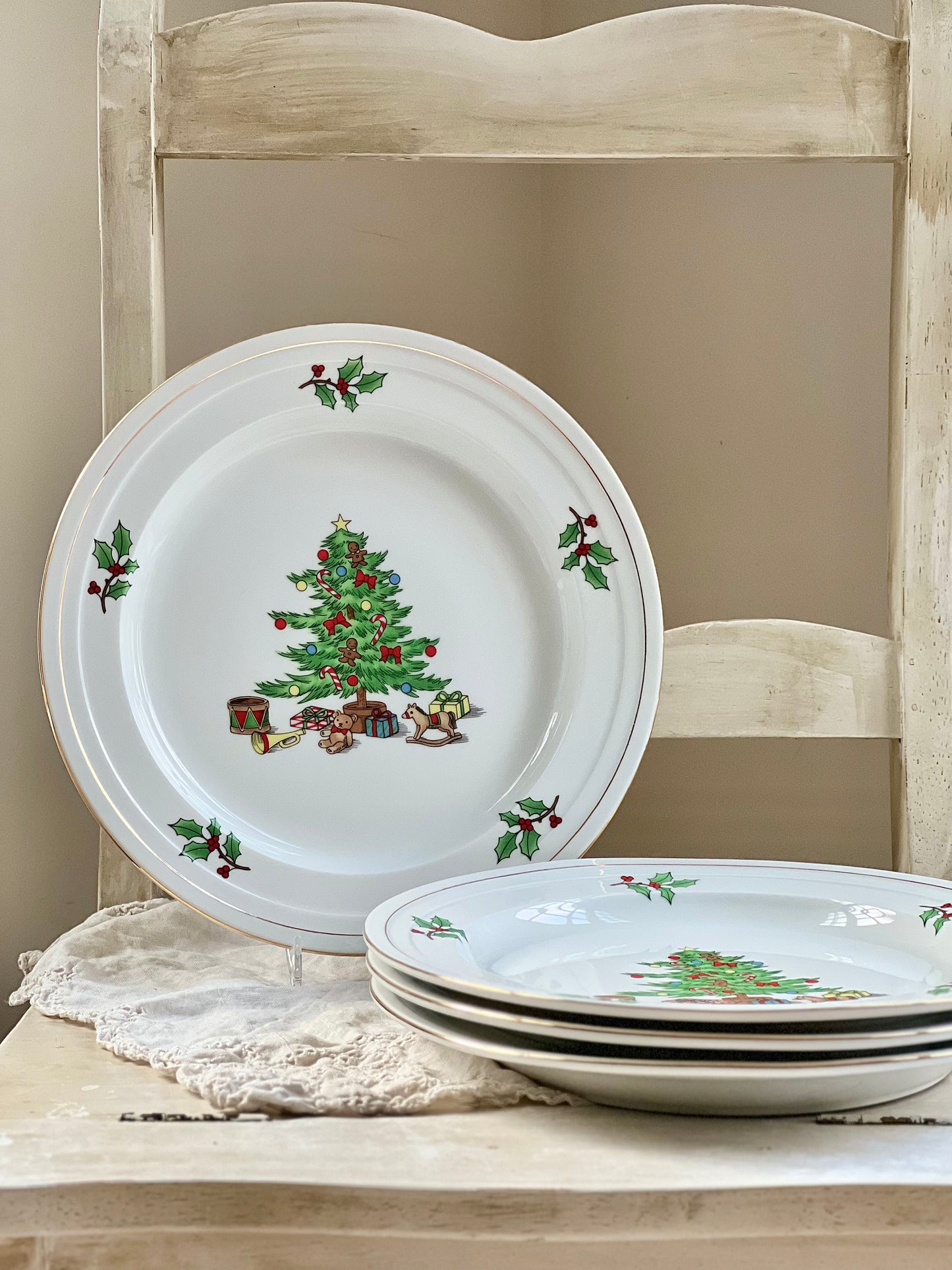 Vintage “Holiday Hostess” Dinner Plates, Set of 4 - Excellent!