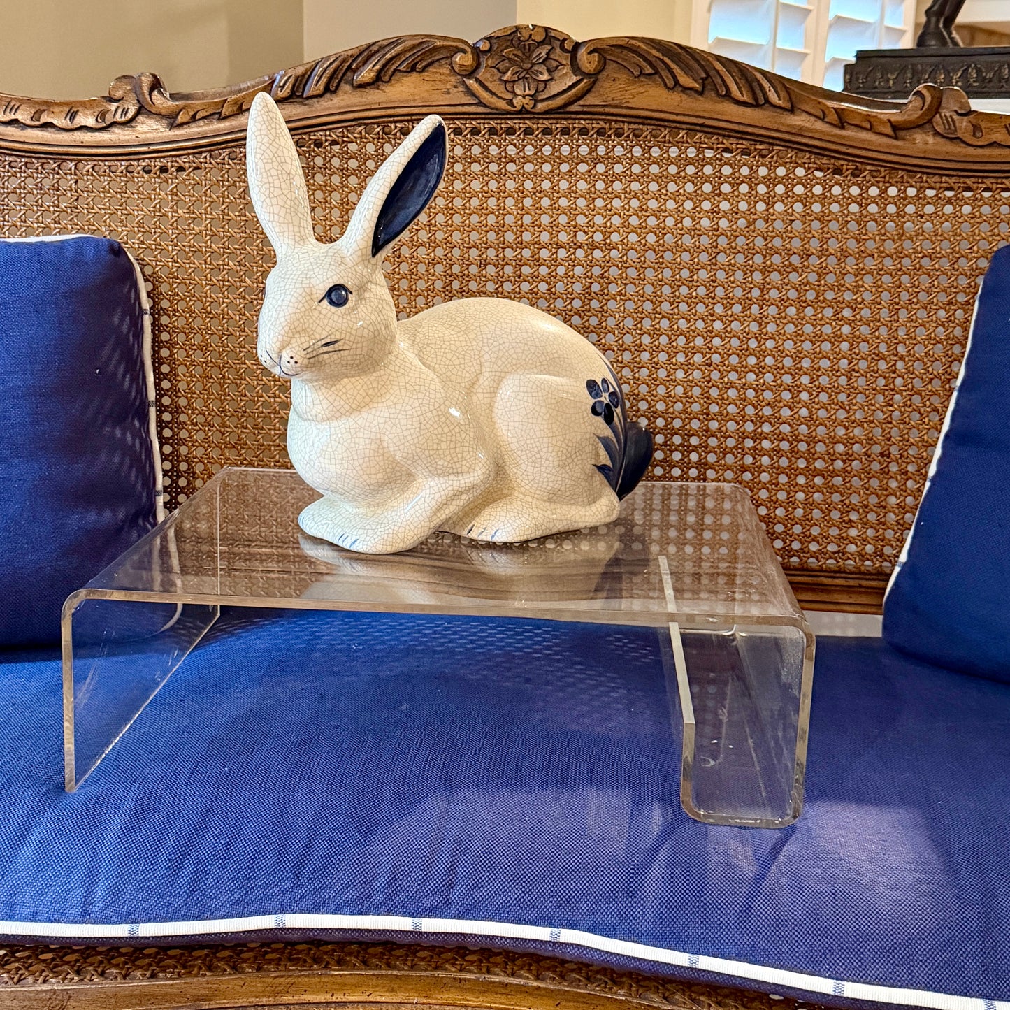 Gorgeous vintage chic acrylic lap tray for breakfast in bed or laptop.