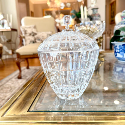Beautiful sparkling vintage crystal biscuit jar with lid 7.5 h