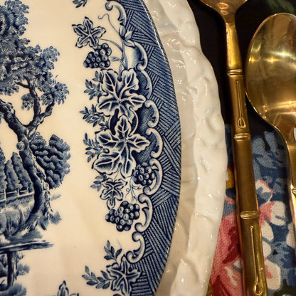 Set of 8 VINTAGE CHURCHILL BLUE WILLOW 10d DINNER PLATES