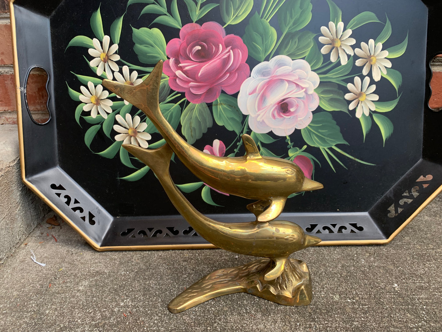 Lovely brass dolphins figurine - Great condition!