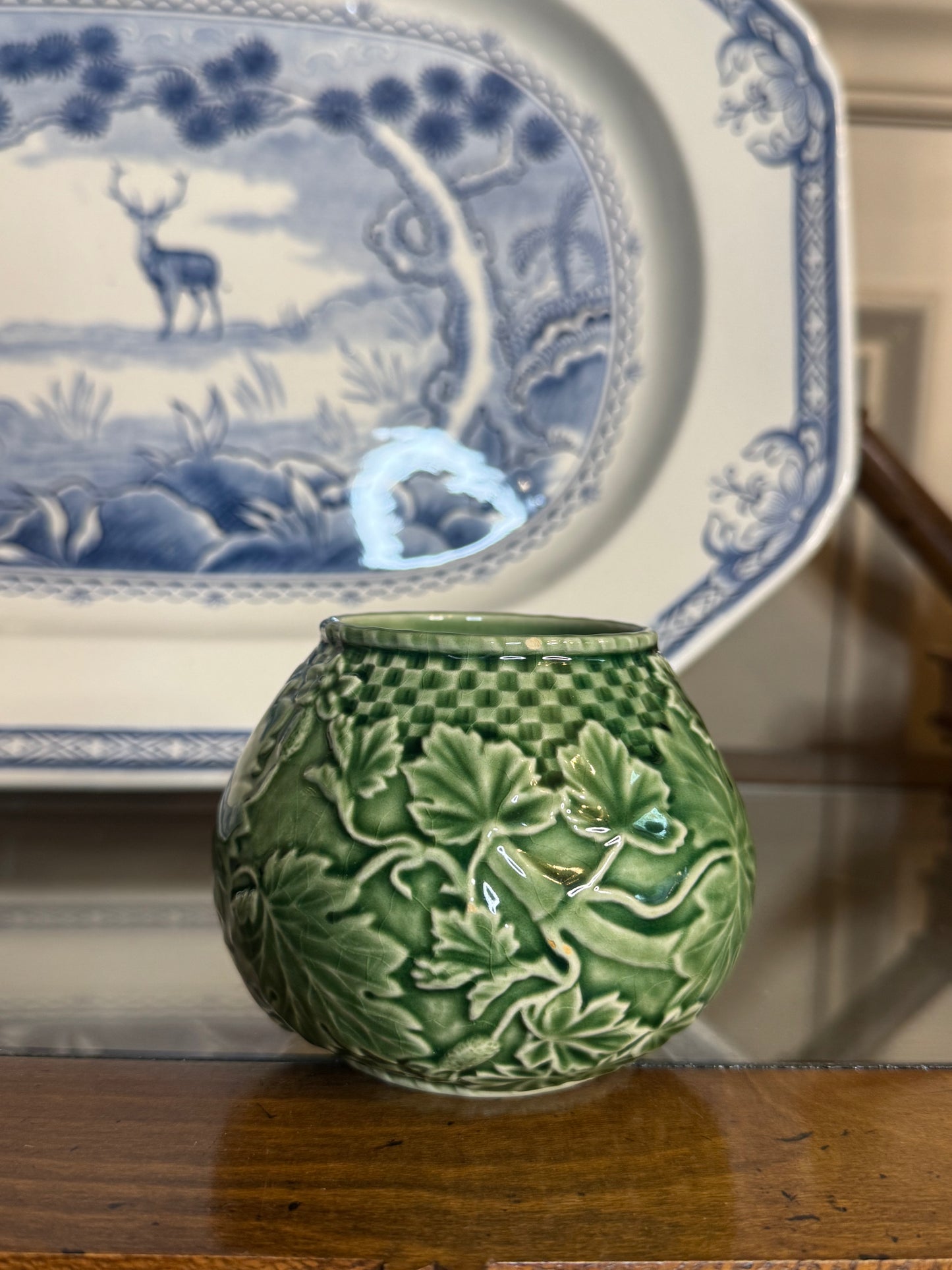 RESERVED -VINTAGE BORDALLO LEAF TEALIGHT
