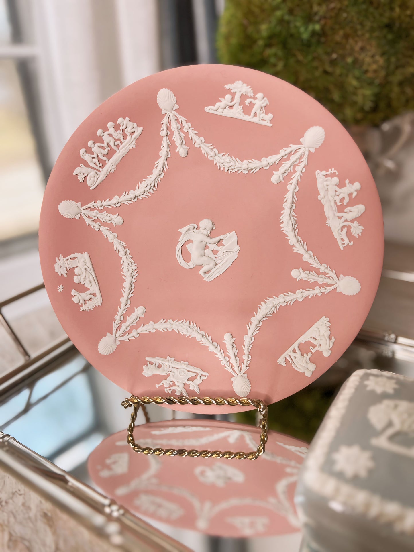 Rare Wedgwood Pink Jasperware Cupid Cherub 9" Decorative Serving Cake Plate White on Pink