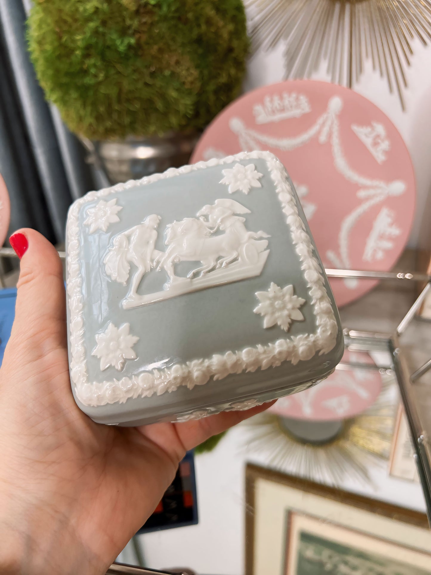 Wedgwood Vintage Queensware Glazed Trinket Box in White on Gray
