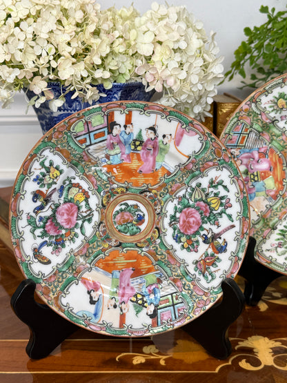 Pair of Antique Chinese Export Famille Rose Cabinet Plates | Hand-Painted Figural & Floral Motif | 7¼” & 7½” | c. 1910–1930