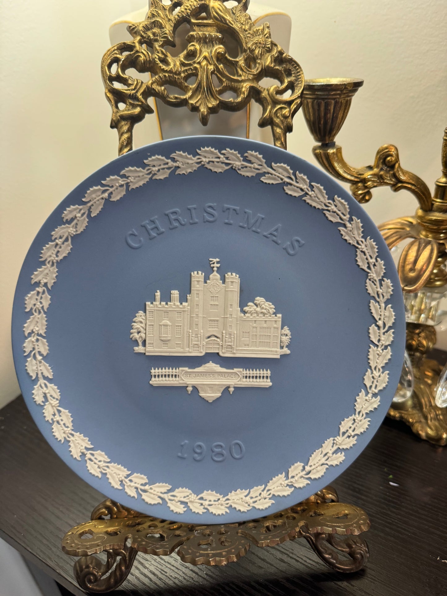 Wedgwood lavender Christmas plate 1980 St James Palace