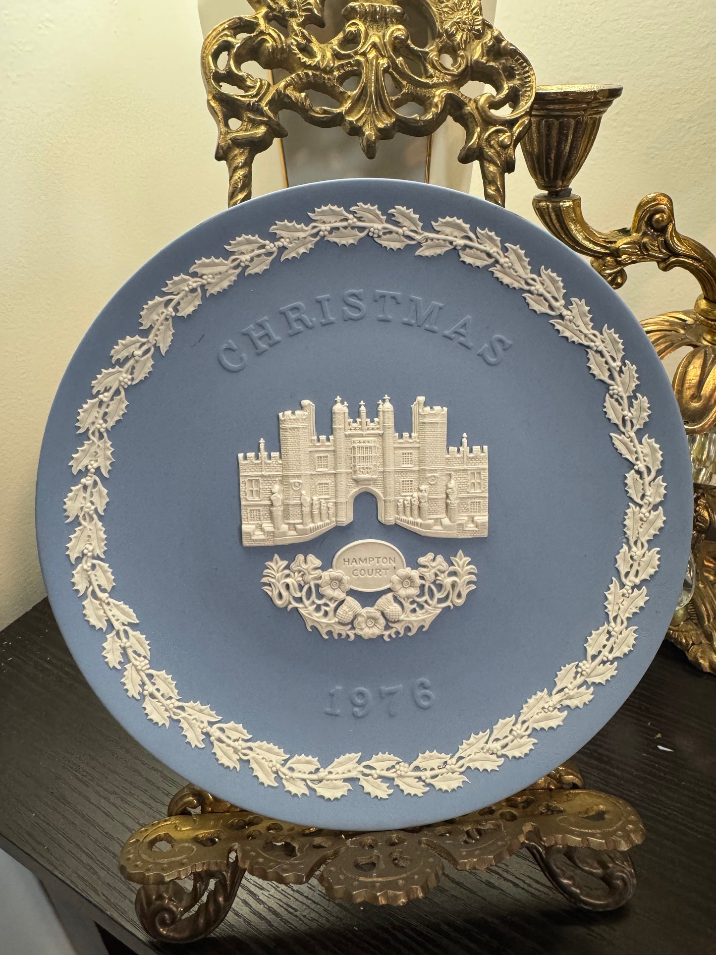 Wedgwood lavender Christmas plate 1976 Hampton Court