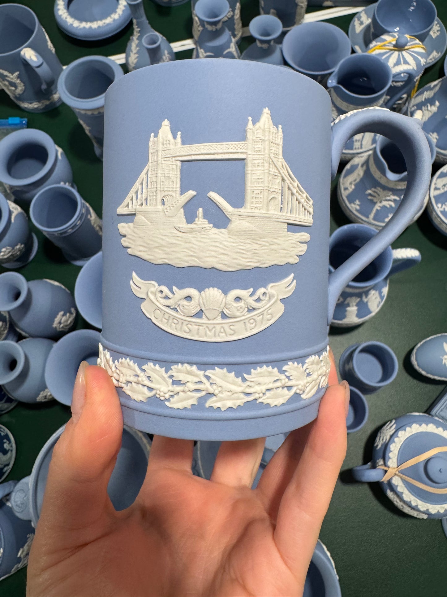 Wedgwood lavender Christmas 1975 mug Tower Bridge
