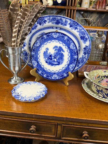 DA4379 - Royal Doulton flue blue pot stand, c.1900
