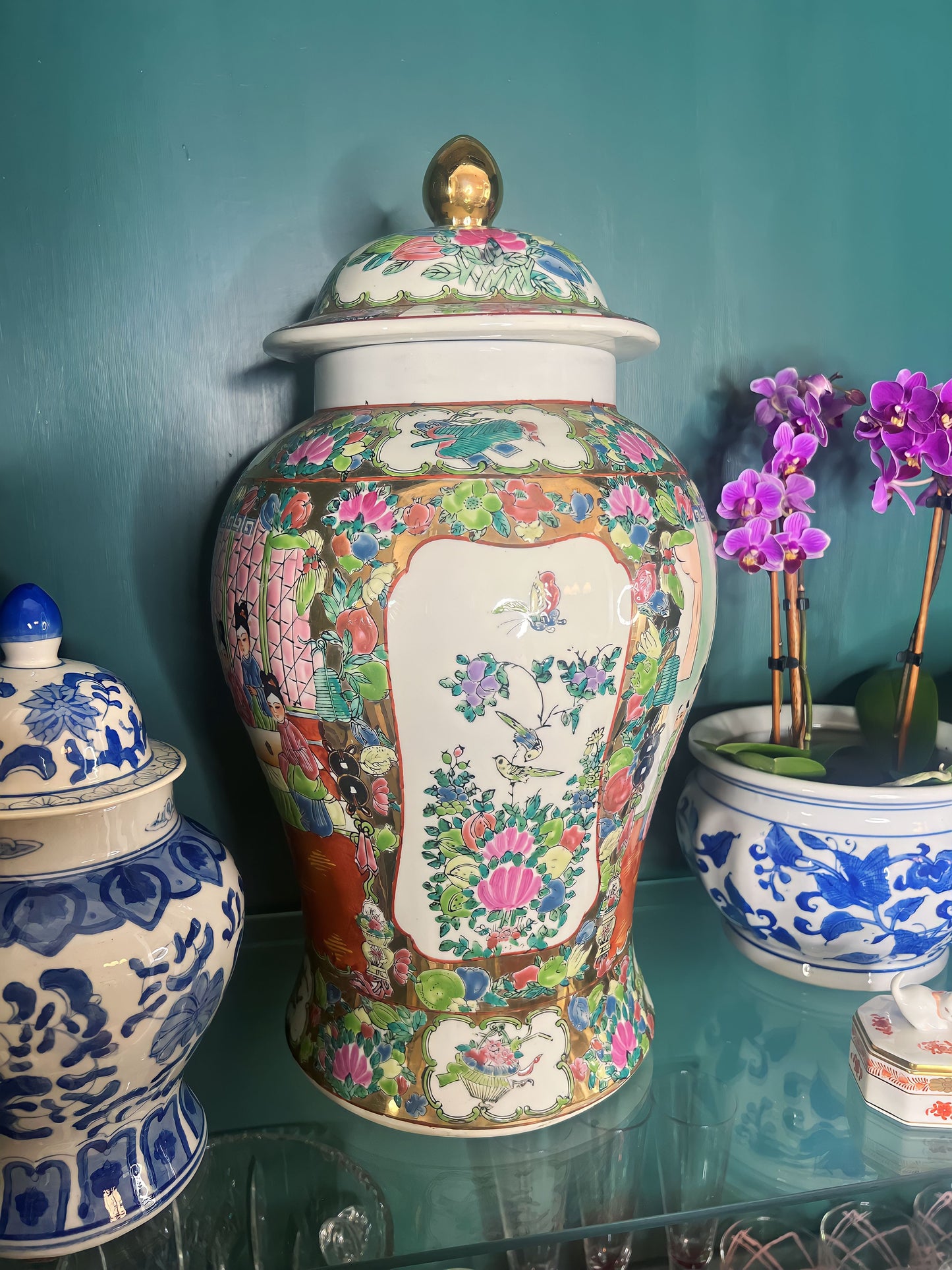 STUNNING Large Rose Famille Gold Gilded Chinoiserie Temple Jar