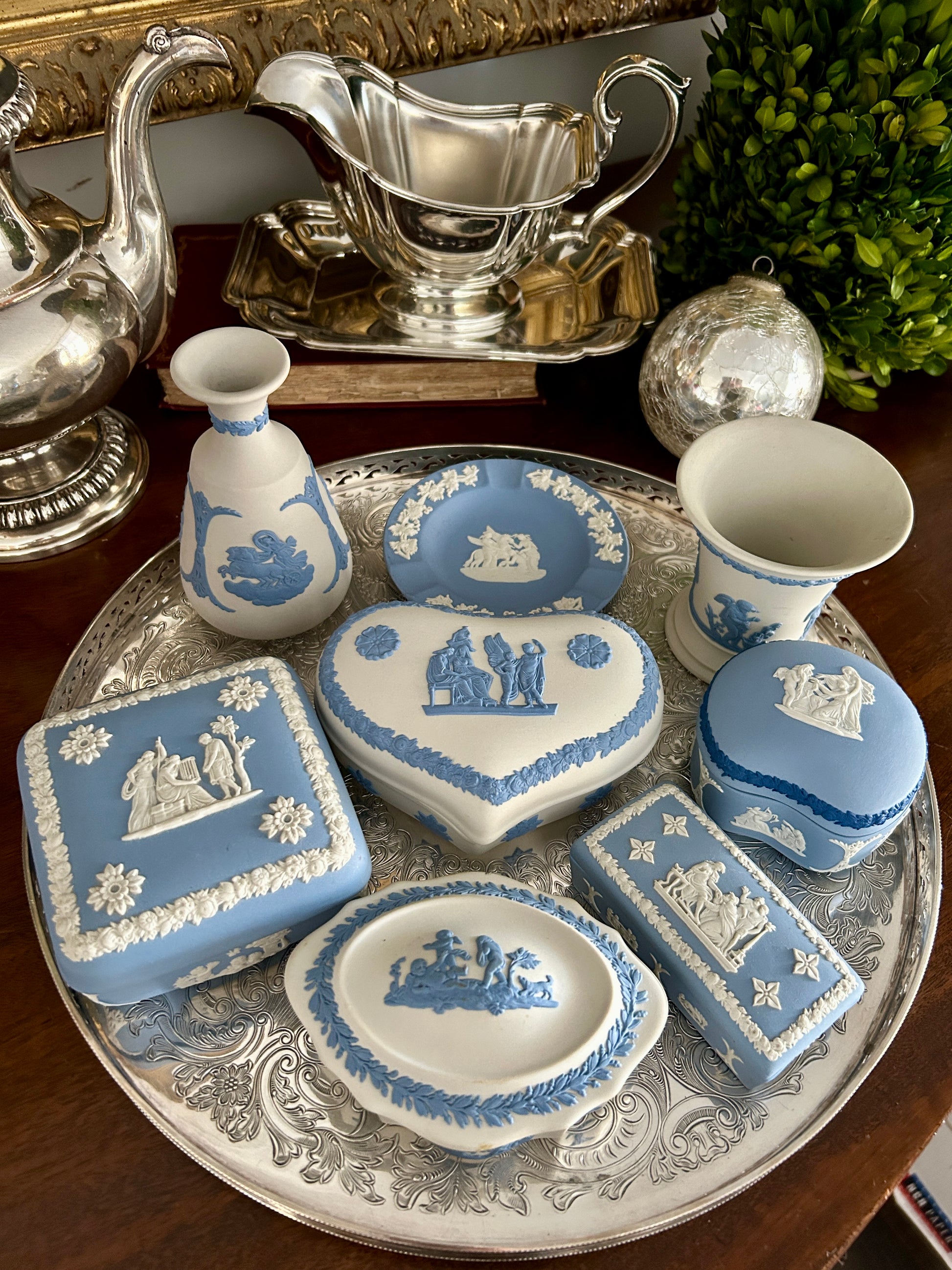 Vintage Wedgwood Blue on White Jasperware Box – Lillian Grey
