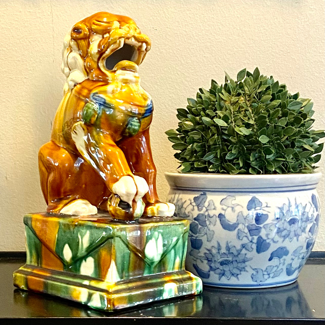 Vintage chinoiserie chic foo dog dragon statue or bookend 9.75 x 5.75 x 4.5 - pristine!