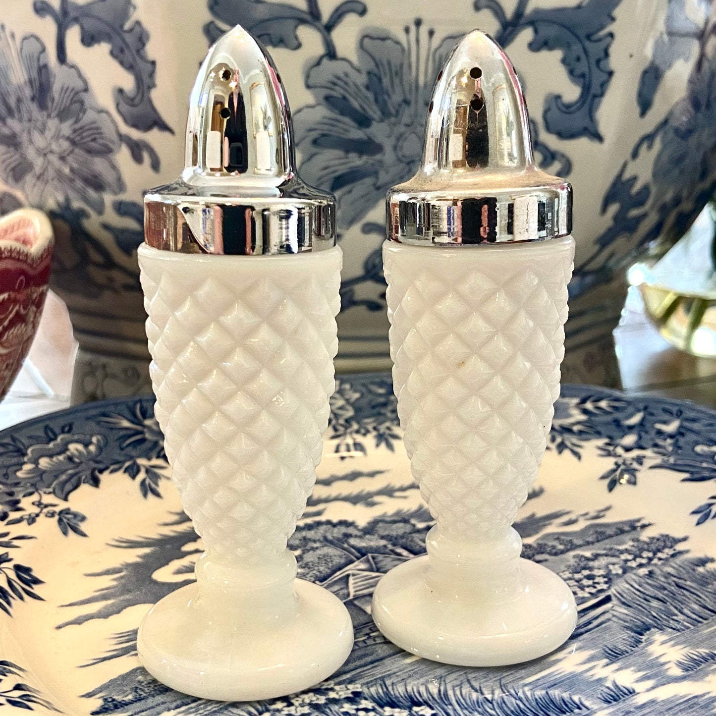 Vintage milk glass Sat and pepper shakers