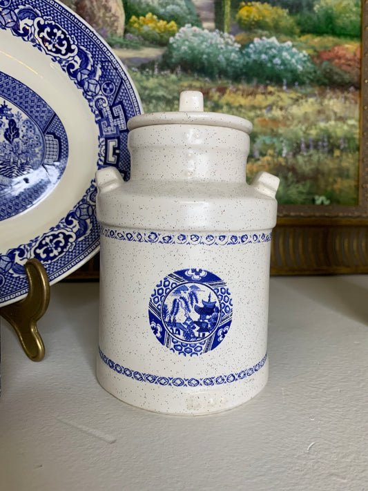 Vintage McCoy Pottery Blue Willow Cookie Jar- Excellent condition!