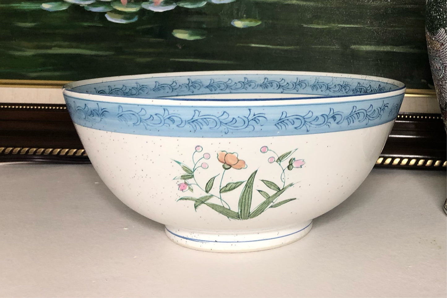 Vintage Andrea by Sadek Fleurs de Chantilly Handpainted 9” bowl- Excellent condition!