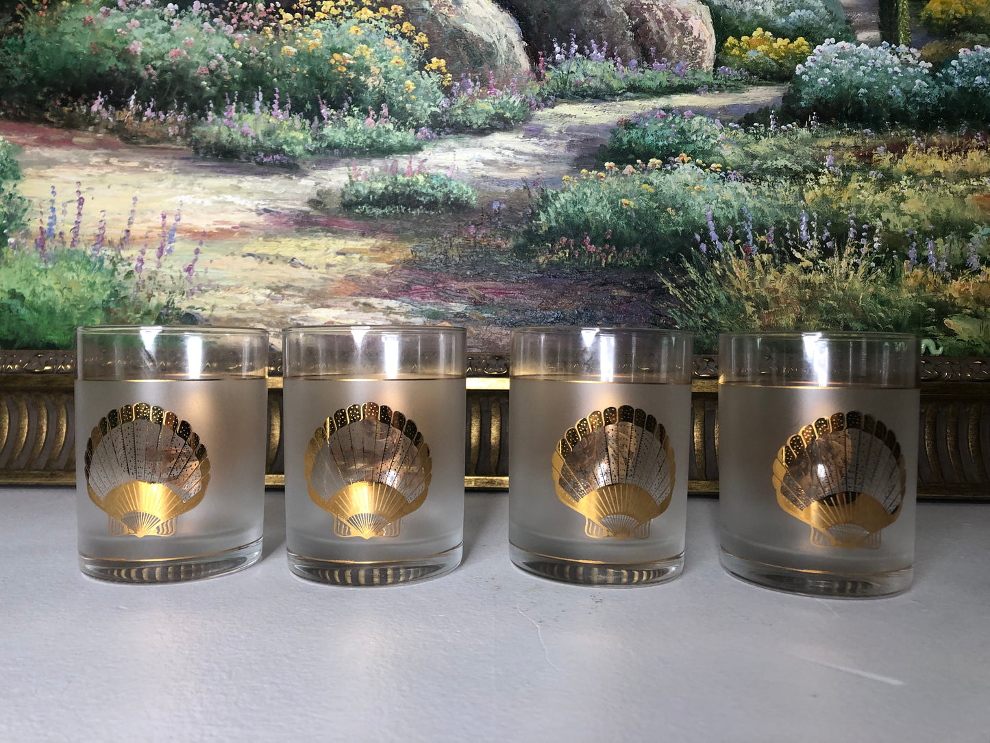 Gorgeous set of Culver frosted shell 24k glasses (set of 4) - Excellent condition!
