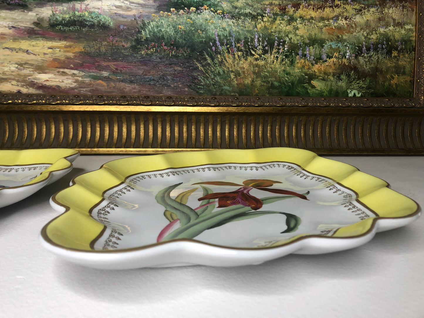 Lovely Chelsea House Iris Floral Tray with scalloped yellow border - Vintage condition!