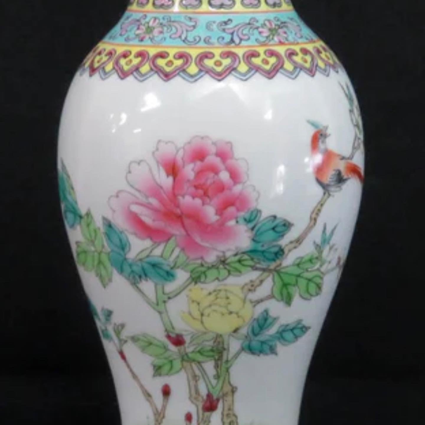 Vintage porcelain chinoiserie chic vase w/stand - 9.5” Tall