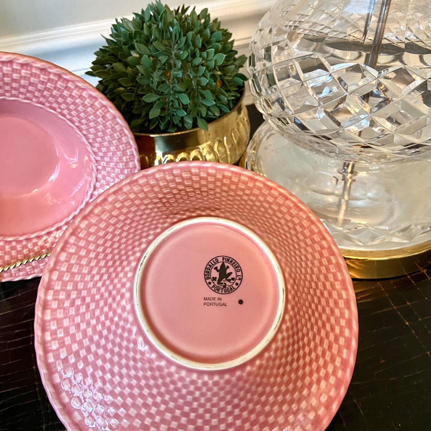 Set of 2 beautiful Bordallo Pinheiro pink basketweave  bowls