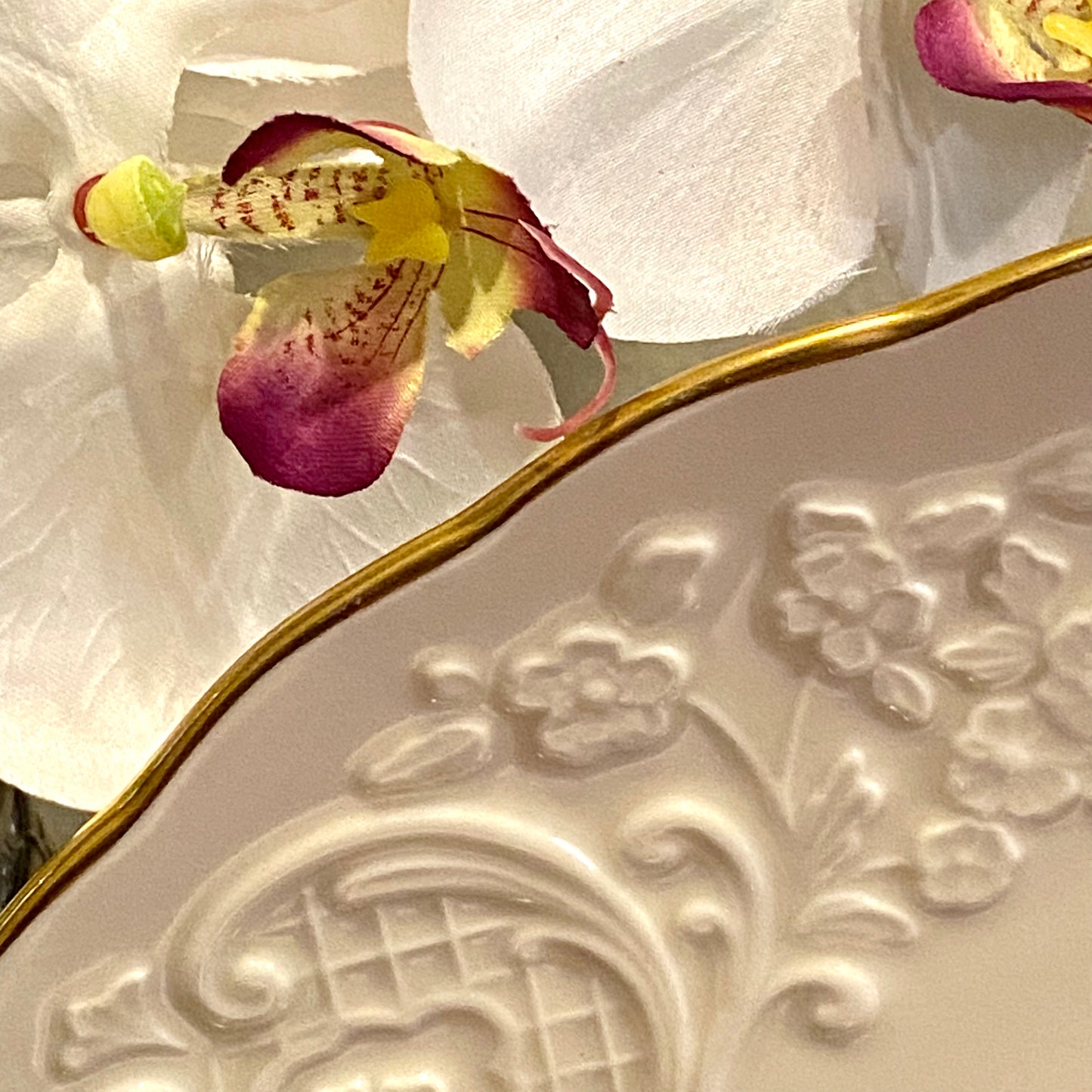 Vintage LENOX CHINA porcelain marriage platter gold rim .