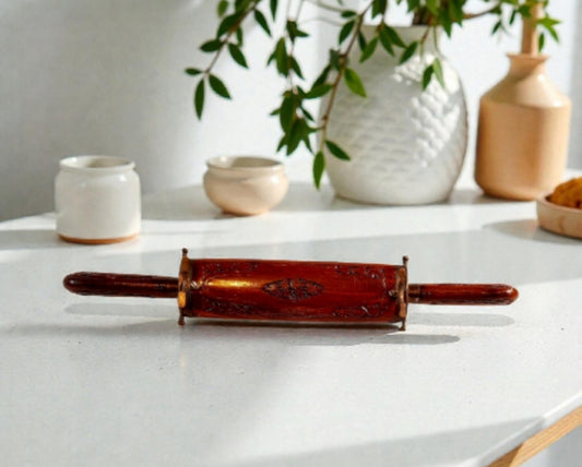 Vintage Hand Carved Cutlery Set. Beautiful Craftmanship!!