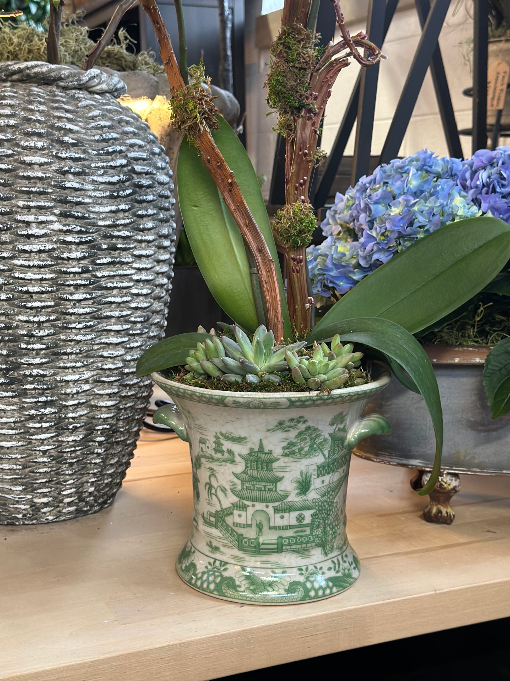 jardiniere plant pot Danny's Fine Porcelain: Green/White Pagoda Porcelain Jardinière Plante – Lillian Grey
