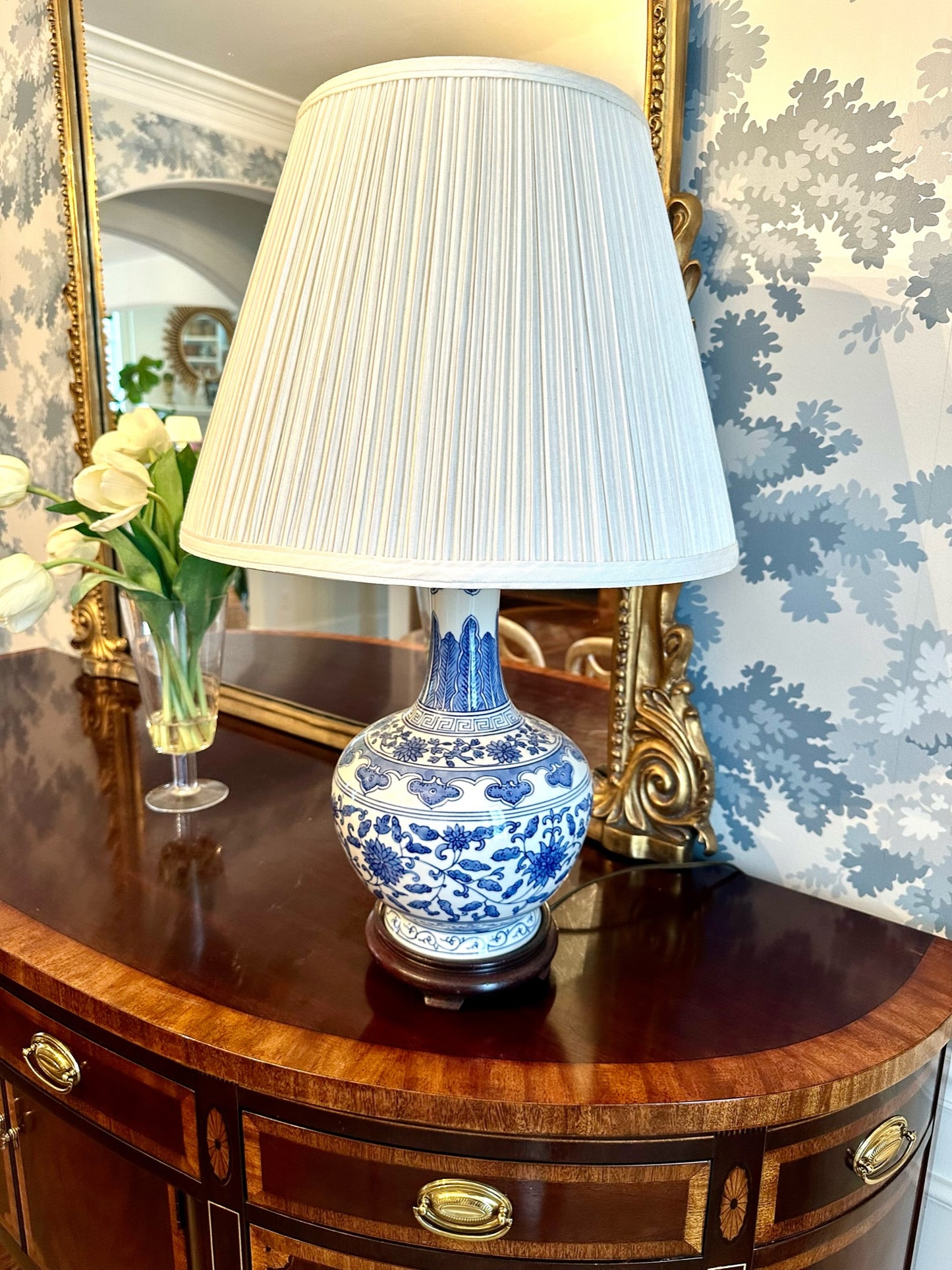 Fabulous Vintage Blue & White Chinese Lamp w Wood Base