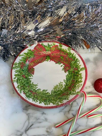 Caspari Paper Pack, Boxwood And Berries Wreath Paper Dinner Plates - 8 Per Pack