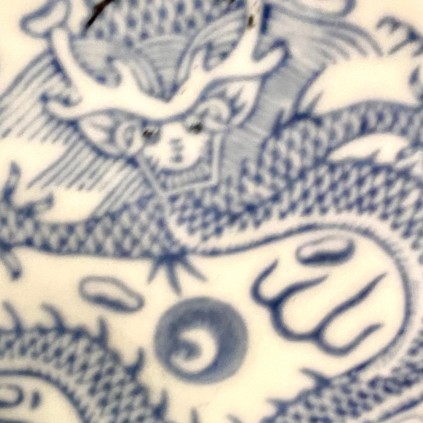 Bold blue & white chinoiserie dragon collector plate.
