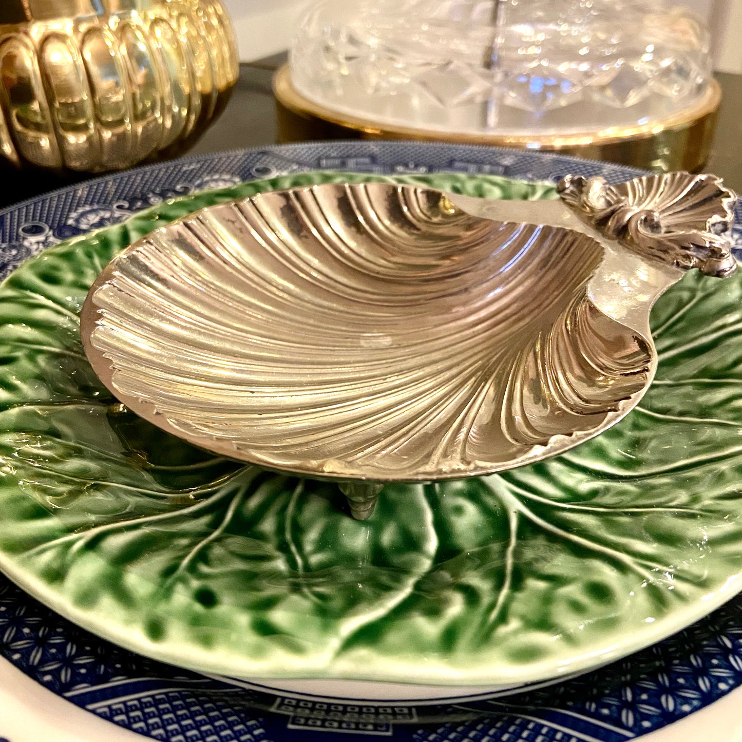 Chic palm beach regency silver plate footed  vintage clam shell trinket dish