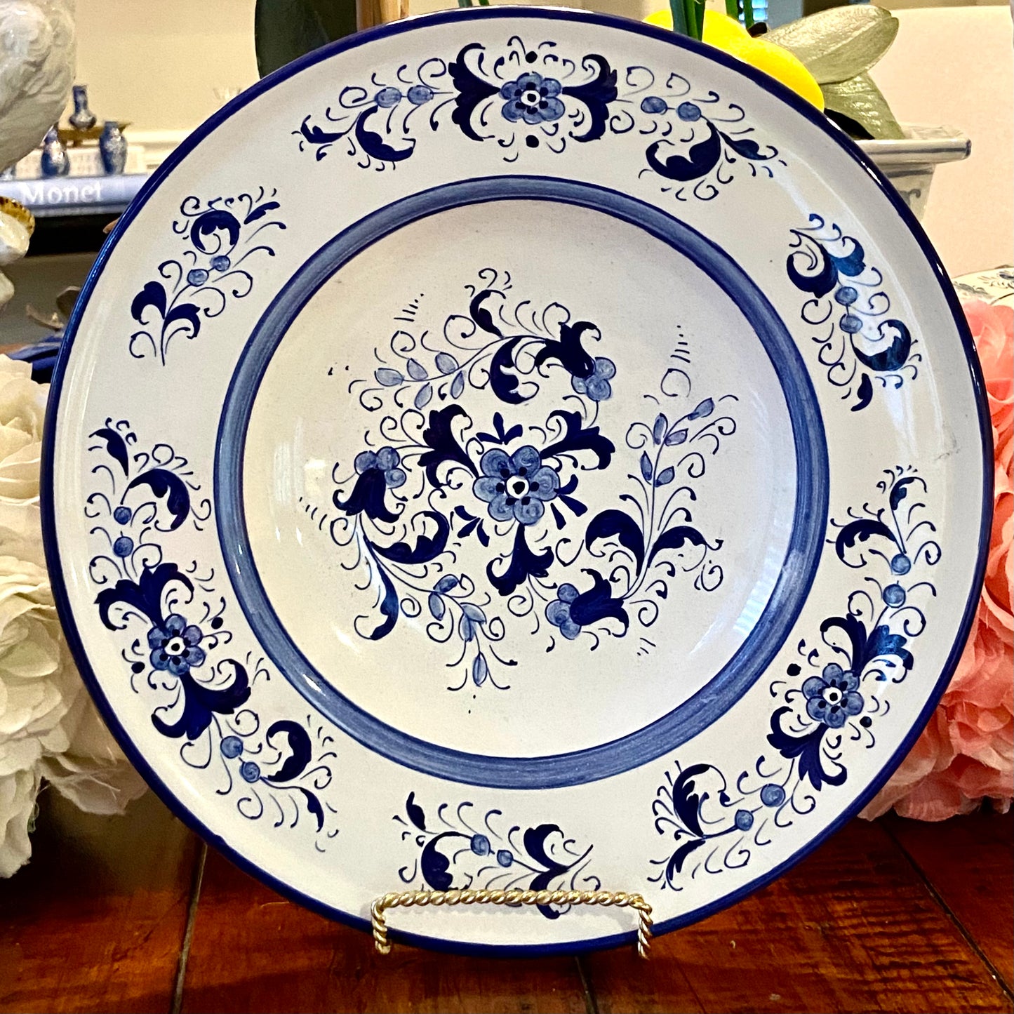 Fratelli Mari Collection vintage round platter in blue and white