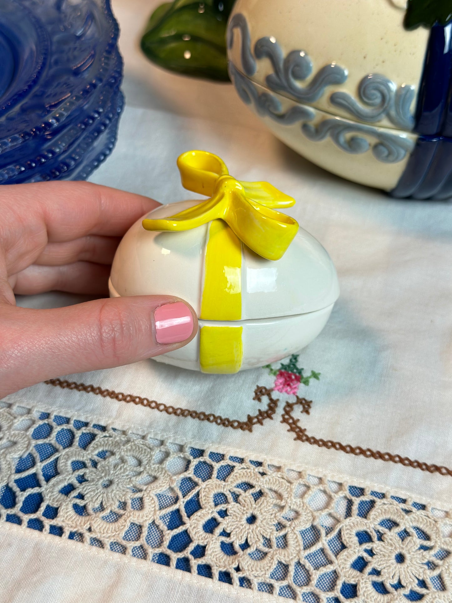Darling Vintage Yellow Ceramic Fitz & Floyd Egg Trinket Box - Excellent!