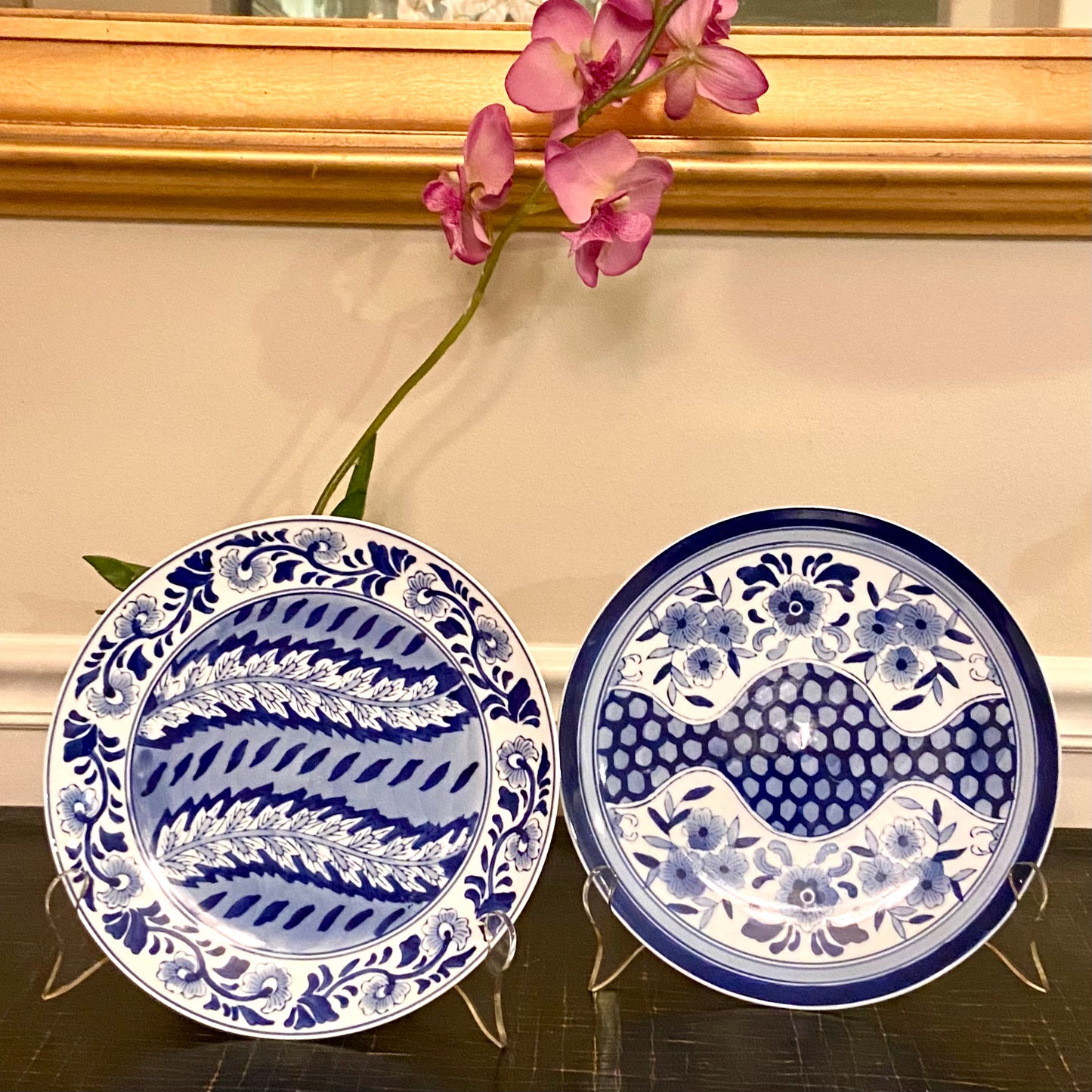Set of 2 vintage chinoiserie blue & white decorative plates